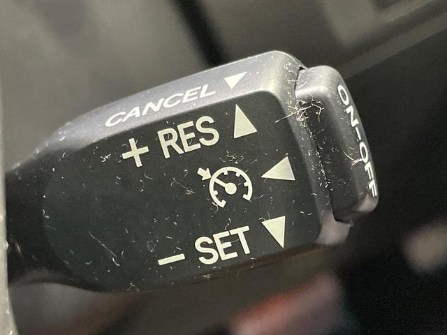 アルファード ２４０Ｓ　タイプゴールドＩＩ　ツインムーンルーフ　禁煙車　ＢＩＧ－Ｘ１０インチナビ　フリップダウンモニター　両側パワースライドドア　クルーズコントロール　パワーバックドア　バックカメラ　ビルトインＥＴＣ　ＨＩＤヘッドライト（7枚目）