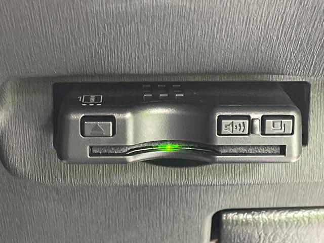 プリウス Ｓツーリングセレクション　ＢＩＧ－Ｘ９インチナビ　禁煙車　バックカメラ　ＥＴＣ　ドライブレコーダー　スマートキー＆プッシュスタート　オートライト　オートエアコン　ＬＥＤヘッドライト　純正１７インチアルミ（5枚目）