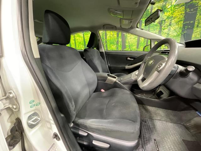 プリウス Ｓツーリングセレクション　ＢＩＧ－Ｘ９インチナビ　禁煙車　バックカメラ　ＥＴＣ　ドライブレコーダー　スマートキー＆プッシュスタート　オートライト　オートエアコン　ＬＥＤヘッドライト　純正１７インチアルミ（8枚目）