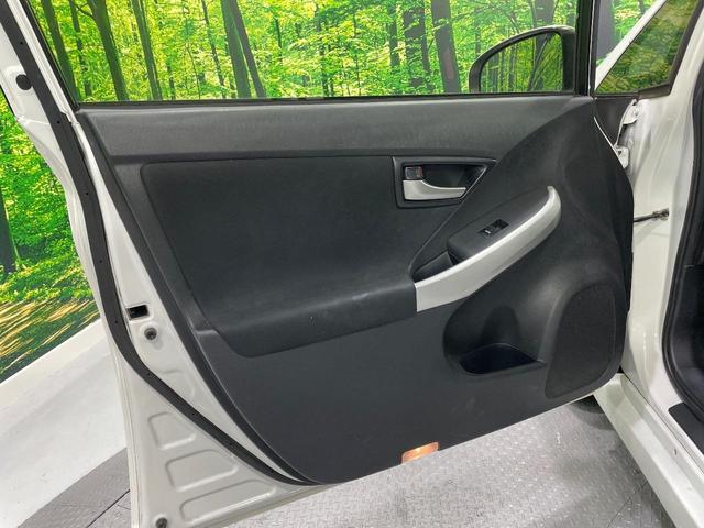 プリウス Ｓツーリングセレクション　ＢＩＧ－Ｘ９インチナビ　禁煙車　バックカメラ　ＥＴＣ　ドライブレコーダー　スマートキー＆プッシュスタート　オートライト　オートエアコン　ＬＥＤヘッドライト　純正１７インチアルミ（29枚目）