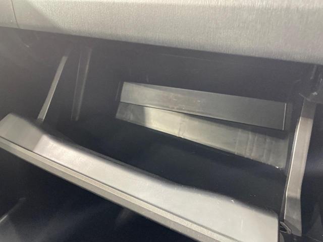 プリウス Ｓツーリングセレクション　ＢＩＧ－Ｘ９インチナビ　禁煙車　バックカメラ　ＥＴＣ　ドライブレコーダー　スマートキー＆プッシュスタート　オートライト　オートエアコン　ＬＥＤヘッドライト　純正１７インチアルミ（40枚目）