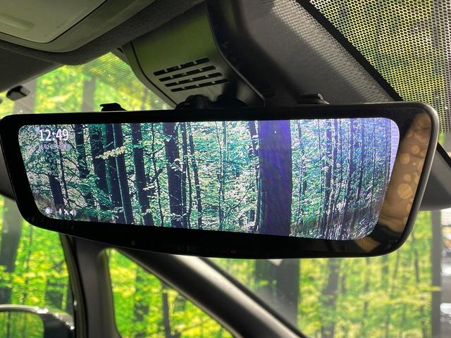 ヴォクシー ＺＳ　煌　純正１０インチナビ　禁煙車　フリップダウンモニター　セーフティセンス　両側パワースライドドア　デジタルインナーミラー　クルーズコントロール　バックカメラ　ビルトインＥＴＣ　ドラレコ　ＬＥＤヘッドライト（6枚目）