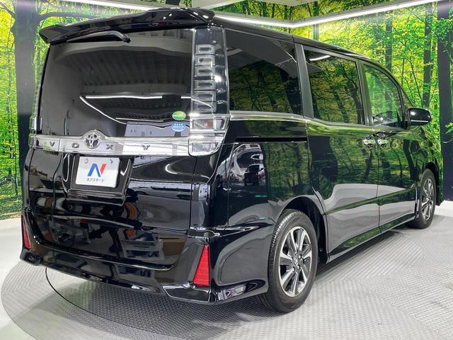 ヴォクシー ＺＳ　煌　純正１０インチナビ　禁煙車　フリップダウンモニター　セーフティセンス　両側パワースライドドア　デジタルインナーミラー　クルーズコントロール　バックカメラ　ビルトインＥＴＣ　ドラレコ　ＬＥＤヘッドライト（18枚目）