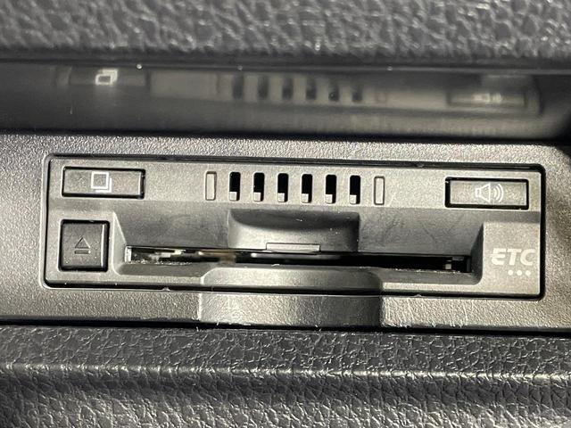 ヴォクシー ＺＳ　煌　純正１０インチナビ　禁煙車　フリップダウンモニター　セーフティセンス　両側パワースライドドア　デジタルインナーミラー　クルーズコントロール　バックカメラ　ビルトインＥＴＣ　ドラレコ　ＬＥＤヘッドライト（32枚目）