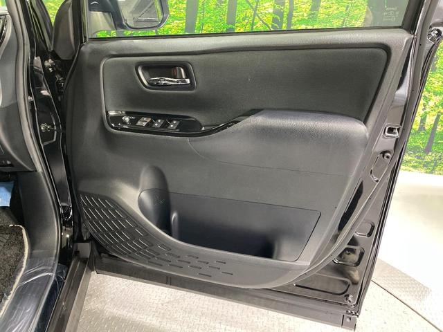ヴォクシー ＺＳ　煌　純正１０インチナビ　禁煙車　フリップダウンモニター　セーフティセンス　両側パワースライドドア　デジタルインナーミラー　クルーズコントロール　バックカメラ　ビルトインＥＴＣ　ドラレコ　ＬＥＤヘッドライト（39枚目）