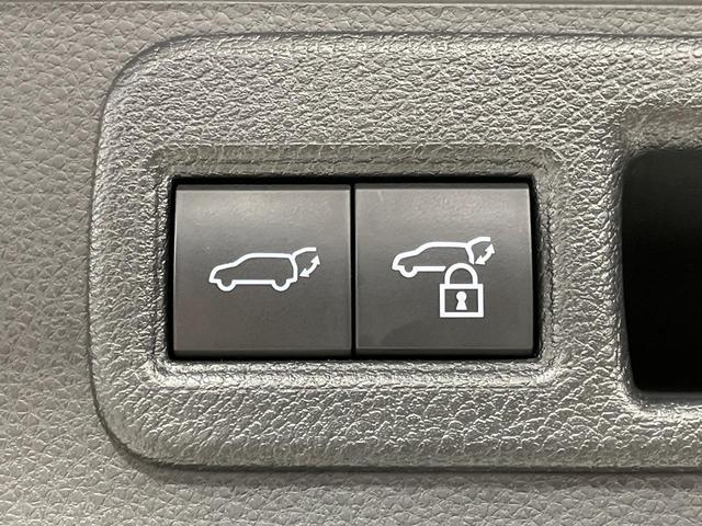 ハリアー Ｚ　レザーパッケージ　ＪＢＬサウンドシステム　１２．３インチディスプレイ　全周囲カメラ　デジタルインナーミラー　シートヒーター　ブラインドスポットモニター　ステアリングヒーター　禁煙車　電動リアゲート　ドライブレコーダー（40枚目）