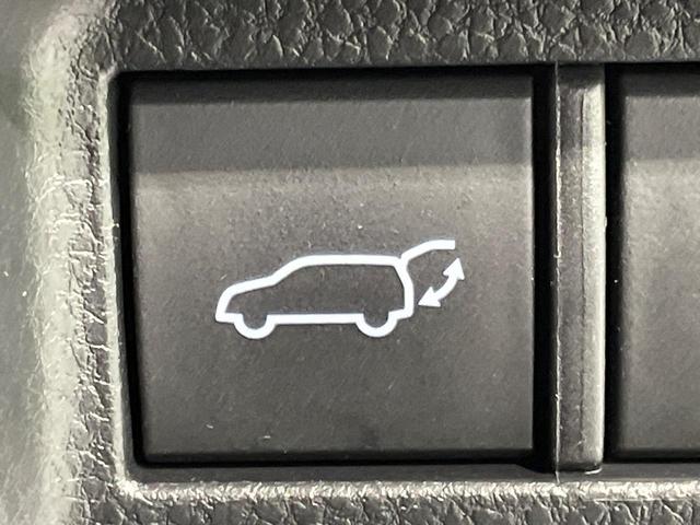 ハリアー Ｚ　レザーパッケージ　ＪＢＬサウンドシステム　１２．３インチディスプレイ　全周囲カメラ　デジタルインナーミラー　シートヒーター　ブラインドスポットモニター　ステアリングヒーター　禁煙車　電動リアゲート　ドライブレコーダー（41枚目）