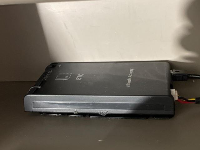 Ｎ－ＢＯＸ Ｇ・ターボＬパッケージ　禁煙車　両側電動スライドドア　純正ＳＤナビ　バックカメラ　クルーズコントロール　衝突被害軽減システム　ドラレコ　スマートキー　ＨＩＤヘッドライト　ＥＴＣ　オートライト　オートエアコン（6枚目）