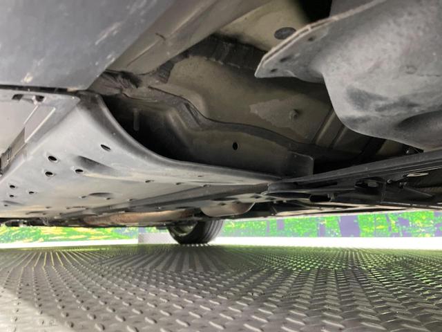 クラウンハイブリッド アスリートＧ　メーカーナビ　サンルーフ　バックカメラ　衝突被害軽減システム　禁煙車　電動リアゲート　レザーシート　前席シートエアコン　コーナーセンサー　スマートキー　ＨＩＤヘッド　ビルトインＥＴＣ　クルコン（22枚目）