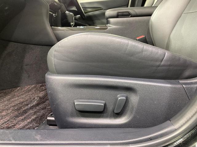 クラウンハイブリッド アスリートＧ　メーカーナビ　サンルーフ　バックカメラ　衝突被害軽減システム　禁煙車　電動リアゲート　レザーシート　前席シートエアコン　コーナーセンサー　スマートキー　ＨＩＤヘッド　ビルトインＥＴＣ　クルコン（33枚目）