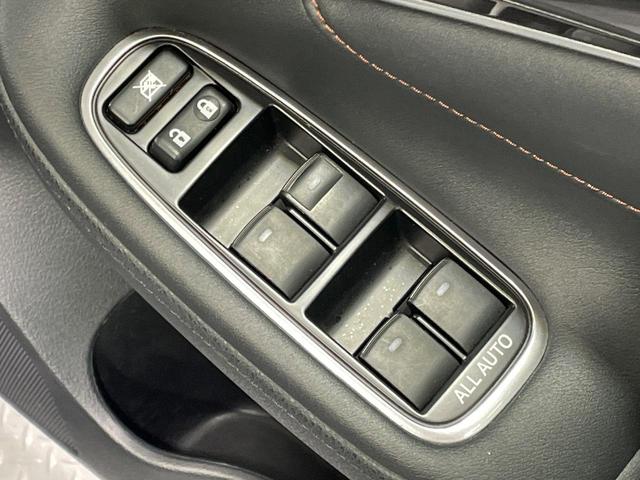 クラウンハイブリッド アスリートＧ　メーカーナビ　サンルーフ　バックカメラ　衝突被害軽減システム　禁煙車　電動リアゲート　レザーシート　前席シートエアコン　コーナーセンサー　スマートキー　ＨＩＤヘッド　ビルトインＥＴＣ　クルコン（37枚目）