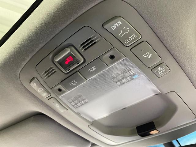 クラウンハイブリッド アスリートＧ　メーカーナビ　サンルーフ　バックカメラ　衝突被害軽減システム　禁煙車　電動リアゲート　レザーシート　前席シートエアコン　コーナーセンサー　スマートキー　ＨＩＤヘッド　ビルトインＥＴＣ　クルコン（38枚目）