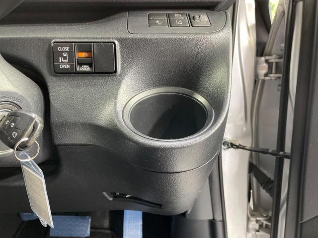 シエンタ ハイブリッド　ファンベースＸ　電動スライドドア　純正ＳＤナビ　バックカメラ　衝突被害軽減システム　禁煙車　ドラレコ　ビルトインＥＴＣ　オートハイビーム　車線逸脱警報　オートライト　オートエアコン　Ｂｌｕｅｔｏｏｔｈ　地デジ（44枚目）