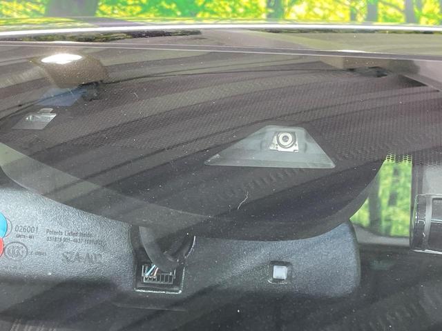 ヴェゼル ハイブリッドＲＳ・ホンダセンシング　パドルシフト　純正ナビ　バックカメラ　レーダークルーズコントロール　シートヒーター　ドライブレコーダー　ＬＥＤヘッドライト　純正１６インチアルミホイール　Ｂｌｕｅｔｏｏｔｈ再生　スマートキー　禁煙車（5枚目）