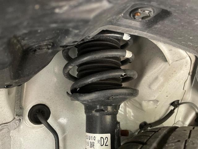 スペーシアカスタム ハイブリッドＸＳターボ　ターボ　メーカー９型ナビ　禁煙車　セーフティサポート　全方位モニター　両側パワースライドドア　レーダークルーズコントロール　前席シートヒーター　ハンドルヒーター　ＬＥＤヘッドライト　純正１５インチＡＷ（20枚目）