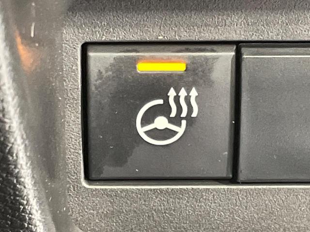 スペーシアカスタム ハイブリッドＸＳターボ　ターボ　メーカー９型ナビ　禁煙車　セーフティサポート　全方位モニター　両側パワースライドドア　レーダークルーズコントロール　前席シートヒーター　ハンドルヒーター　ＬＥＤヘッドライト　純正１５インチＡＷ（44枚目）