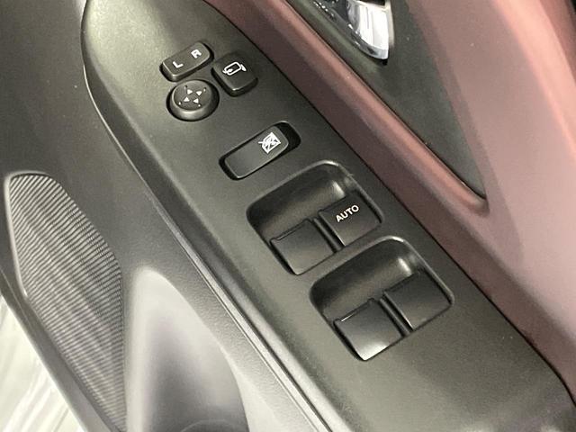 スペーシアカスタム ハイブリッドＸＳターボ　ターボ　メーカー９型ナビ　禁煙車　セーフティサポート　全方位モニター　両側パワースライドドア　レーダークルーズコントロール　前席シートヒーター　ハンドルヒーター　ＬＥＤヘッドライト　純正１５インチＡＷ（50枚目）