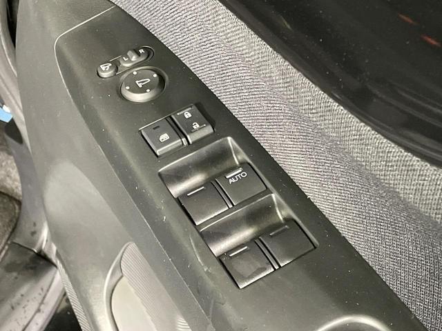 Ｎ－ＢＯＸカスタム Ｇ・Ｌパッケージ　電動スライドドア　バックカメラ　禁煙車　スマートキー　ＨＩＤヘッド　ＥＴＣ　横滑り防止装置　アイドリングストップ　オートライト　オートエアコン　Ｂｌｕｅｔｏｏｔｈ再生　ＣＤ／ＤＶＤ再生　フルセグ（34枚目）