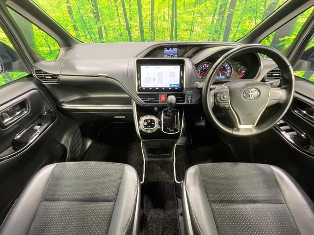 ヴォクシー ＺＳ　煌ＩＩＩ　両側電動ドア　純正ＳＤナビ　後席モニター　バックカメラ　衝突被害軽減システム　禁煙車　ハーフレザーシート　コーナーセンサー　スマートキー　ＬＥＤヘッド　ビルトインＥＴＣ　クルコン（2枚目）