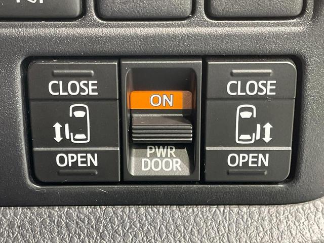 ヴォクシー ＺＳ　煌ＩＩＩ　両側電動ドア　純正ＳＤナビ　後席モニター　バックカメラ　衝突被害軽減システム　禁煙車　ハーフレザーシート　コーナーセンサー　スマートキー　ＬＥＤヘッド　ビルトインＥＴＣ　クルコン（6枚目）