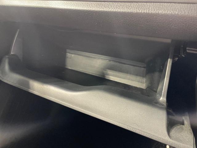 ヴォクシー ＺＳ　煌ＩＩＩ　両側電動ドア　純正ＳＤナビ　後席モニター　バックカメラ　衝突被害軽減システム　禁煙車　ハーフレザーシート　コーナーセンサー　スマートキー　ＬＥＤヘッド　ビルトインＥＴＣ　クルコン（47枚目）