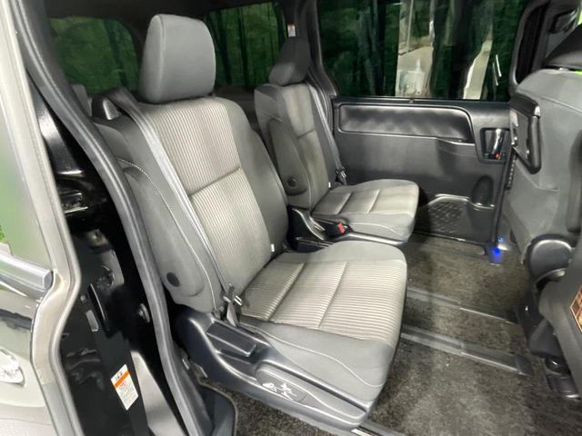 ヴォクシー ＺＳ　煌　両側電動ドア　純正ＳＤナビ　バックカメラ　衝突被害軽減システム　禁煙車　ドラレコ　スマートキー　ＬＥＤヘッド　ビルトインＥＴＣ　クルコン　純正１６インチアルミ　オートハイビーム　車線逸脱警報（8枚目）