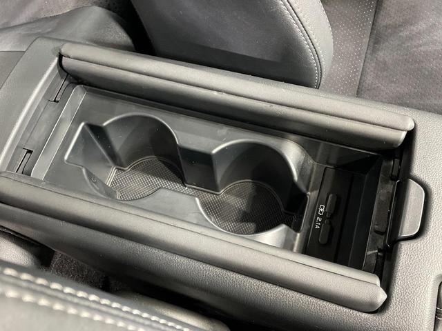 GR86 RZ MT車 9型SDナビ バックカメラ 衝突被害軽減システム レーダークルーズ 禁煙車 ハーフレザーシート コーナーセンサー スマートキー LEDヘッド ETC 純正18インチアルミ 車線逸脱警報(56枚目)