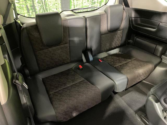 フリード クロスター・ホンダセンシング　両側電動ドア　純正９インチナビ　バックカメラ　衝突被害軽減システム　レーダークルーズコントロール　禁煙車　ハーフレザーシート　スマートキー　ＬＥＤヘッド　ビルトインＥＴＣ　純正１５インチアルミホイール（10枚目）