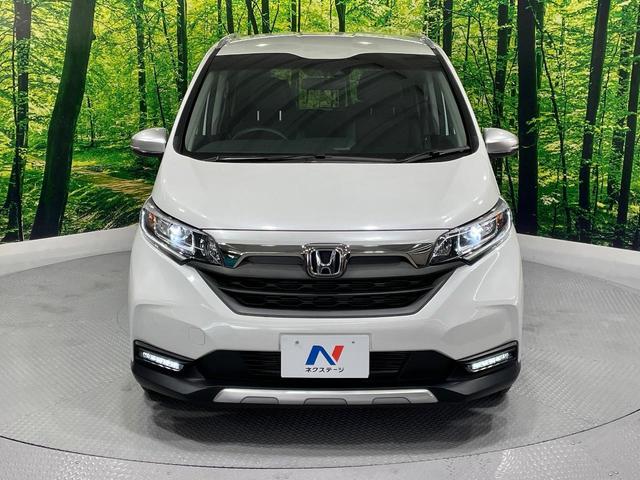 フリード クロスター・ホンダセンシング　両側電動ドア　純正９インチナビ　バックカメラ　衝突被害軽減システム　レーダークルーズコントロール　禁煙車　ハーフレザーシート　スマートキー　ＬＥＤヘッド　ビルトインＥＴＣ　純正１５インチアルミホイール（56枚目）