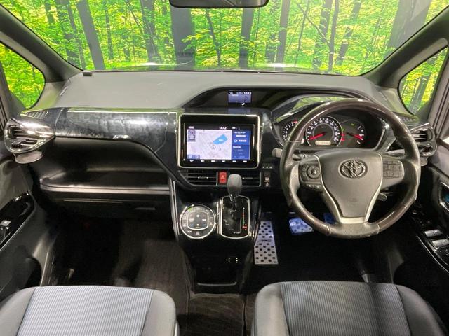 ヴォクシー Ｘ　電動スライドドア　純正ＳＤナビ　バックカメラ　衝突被害軽減システム　コーナーセンサー　スマートキー　ＬＥＤヘッド　ＥＴＣ２．０　クルコン　純正１５インチアルミ　オートハイビーム　　オートライト（2枚目）