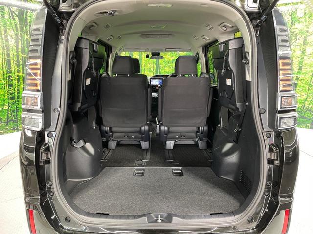 ヴォクシー Ｘ　電動スライドドア　純正ＳＤナビ　バックカメラ　衝突被害軽減システム　コーナーセンサー　スマートキー　ＬＥＤヘッド　ＥＴＣ２．０　クルコン　純正１５インチアルミ　オートハイビーム　　オートライト（11枚目）