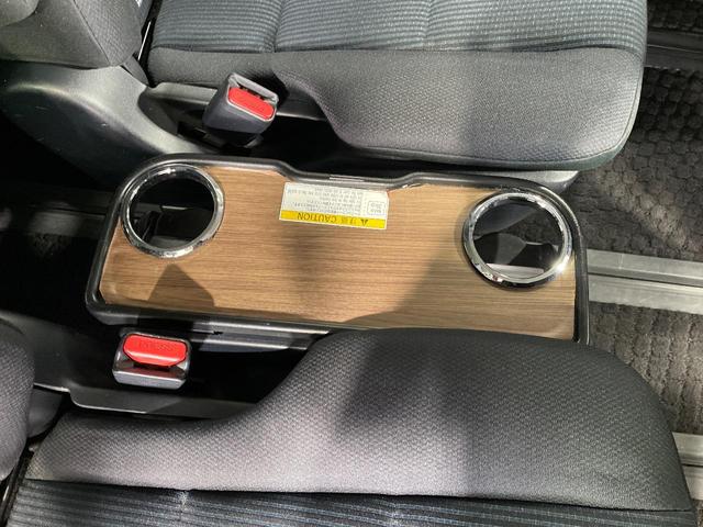 ヴォクシー Ｘ　電動スライドドア　純正ＳＤナビ　バックカメラ　衝突被害軽減システム　コーナーセンサー　スマートキー　ＬＥＤヘッド　ＥＴＣ２．０　クルコン　純正１５インチアルミ　オートハイビーム　　オートライト（44枚目）