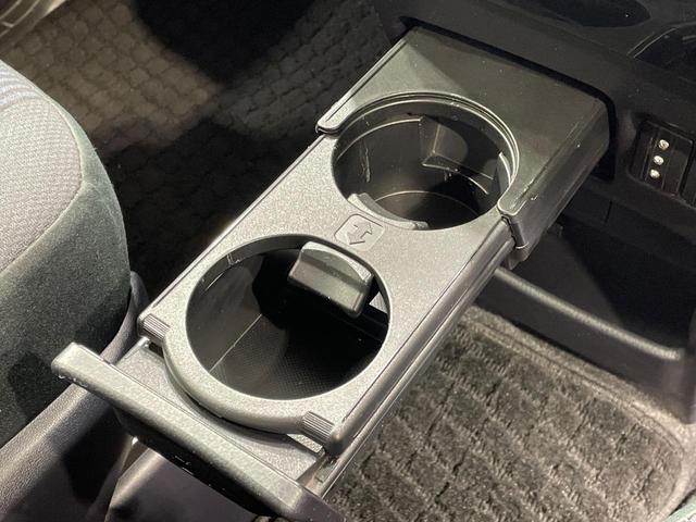 ヴォクシー Ｘ　電動スライドドア　純正ＳＤナビ　バックカメラ　衝突被害軽減システム　コーナーセンサー　スマートキー　ＬＥＤヘッド　ＥＴＣ２．０　クルコン　純正１５インチアルミ　オートハイビーム　　オートライト（45枚目）