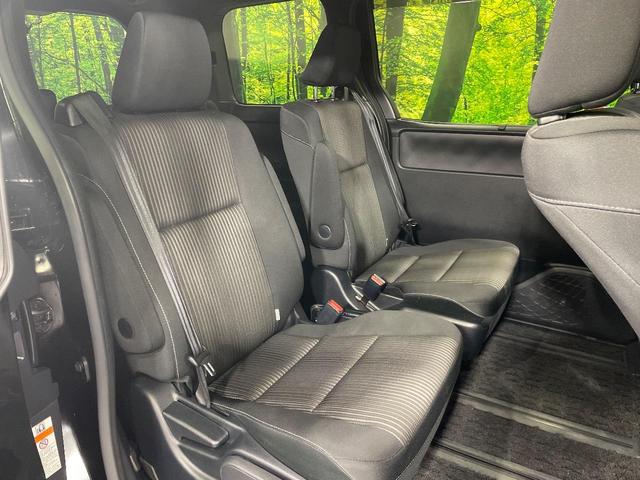 ヴォクシー ハイブリッドＺＳ　煌ＩＩ　両側電動ドア　純正ＳＤナビ　バックカメラ　衝突被害軽減システム　禁煙車　ドラレコ　コーナーセンサー　スマートキー　ＬＥＤヘッド　ビルトインＥＴＣ　クルコン　純正１６インチアルミ　車線逸脱警報（8枚目）