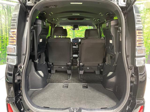 ヴォクシー ハイブリッドＺＳ　煌ＩＩ　両側電動ドア　純正ＳＤナビ　バックカメラ　衝突被害軽減システム　禁煙車　ドラレコ　コーナーセンサー　スマートキー　ＬＥＤヘッド　ビルトインＥＴＣ　クルコン　純正１６インチアルミ　車線逸脱警報（10枚目）