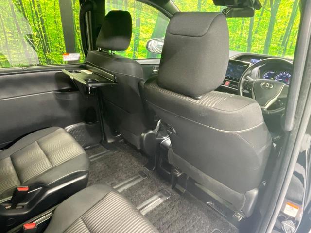 ヴォクシー ハイブリッドＺＳ　煌ＩＩ　両側電動ドア　純正ＳＤナビ　バックカメラ　衝突被害軽減システム　禁煙車　ドラレコ　コーナーセンサー　スマートキー　ＬＥＤヘッド　ビルトインＥＴＣ　クルコン　純正１６インチアルミ　車線逸脱警報（48枚目）