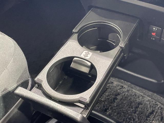 ヴォクシー ハイブリッドＺＳ　煌ＩＩ　両側電動ドア　純正ＳＤナビ　バックカメラ　衝突被害軽減システム　禁煙車　ドラレコ　コーナーセンサー　スマートキー　ＬＥＤヘッド　ビルトインＥＴＣ　クルコン　純正１６インチアルミ　車線逸脱警報（52枚目）