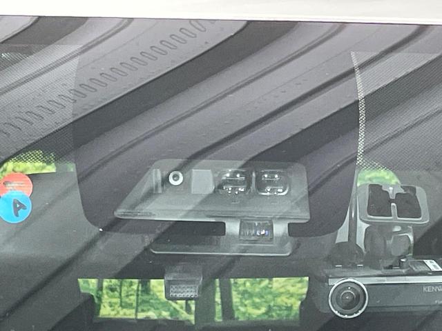 �y�g���^�Z�[�t�e�B�Z���X�z���s���ɑO���̎ԗ�����F�����A�Փ˂������Ȏ��͌x��ƃu���[�L�ŏՓˉ���Ɣ�Q�y�����A�V�X�g�B�����S�Ƀh���C�u�����y���݂��������܂��B