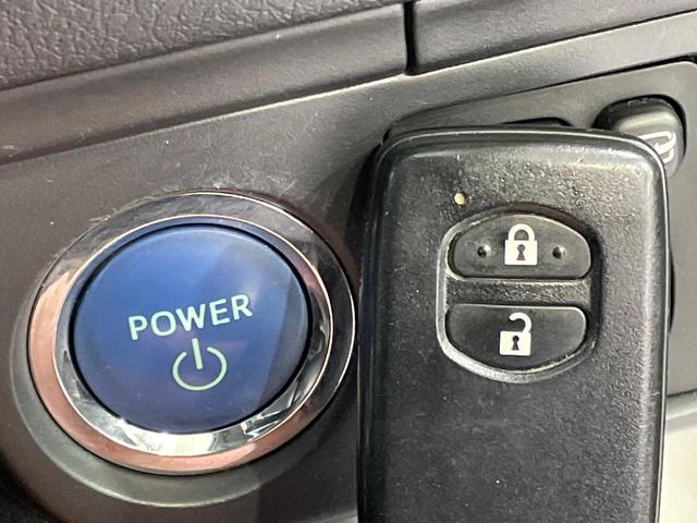 カローラフィールダー ハイブリッドＧ　純正ＳＤナビ　バックカメラ　禁煙車　ドラレコ　スマートキー　ビルトインＥＴＣ　オートライト　オートエアコン　Ｂｌｕｅｔｏｏｔｈ　ＬＥＤヘッドライト　プライバシーガラス　衝突安全ボディ（5枚目）