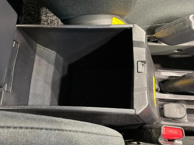 カローラフィールダー ハイブリッドＧ　純正ＳＤナビ　バックカメラ　禁煙車　ドラレコ　スマートキー　ビルトインＥＴＣ　オートライト　オートエアコン　Ｂｌｕｅｔｏｏｔｈ　ＬＥＤヘッドライト　プライバシーガラス　衝突安全ボディ（38枚目）