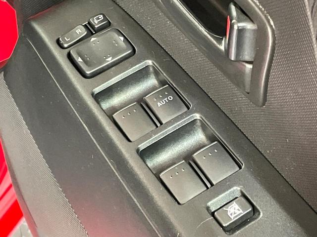 �y�d���i�[�~���[�z�T�C�h�~���[�͓d���i�[���ƂȂ��Ă���A�������ԏ�ł��L�Y�������X�N��}�����܂��B