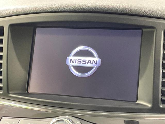 エルグランド ２５０ハイウェイスターアーバンクロム　両側電動ドア　ＨＤＤナビ　後席モニター　全周囲カメラ　禁煙車　コーナーセンサー　スマートキー　ＨＩＤヘッド　ビルトインＥＴＣ　純正１８インチアルミ　オートライト　デュアルエアコン　リアエアコン（3枚目）