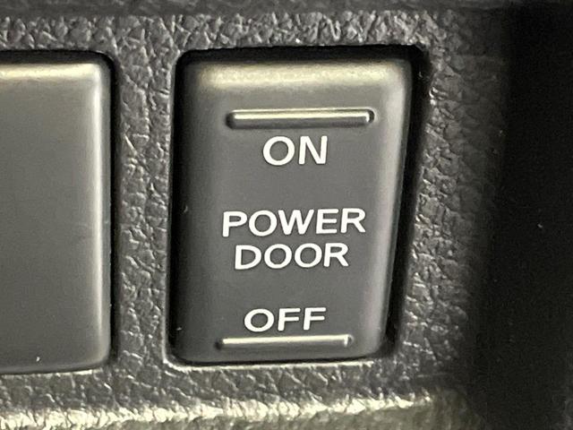 エルグランド ２５０ハイウェイスターアーバンクロム　両側電動ドア　ＨＤＤナビ　後席モニター　全周囲カメラ　禁煙車　コーナーセンサー　スマートキー　ＨＩＤヘッド　ビルトインＥＴＣ　純正１８インチアルミ　オートライト　デュアルエアコン　リアエアコン（35枚目）