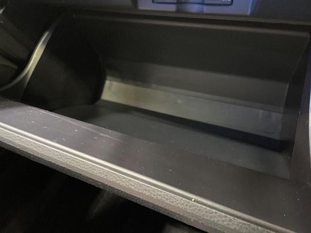 ハリアー エレガンス BIG-X9型ナビ バックカメラ 禁煙車 レザーシート パワーシート LEDヘッド ビルトインETC 純正19インチアルミ オートライト デュアルエアコン Bluetooth CD(35枚目)