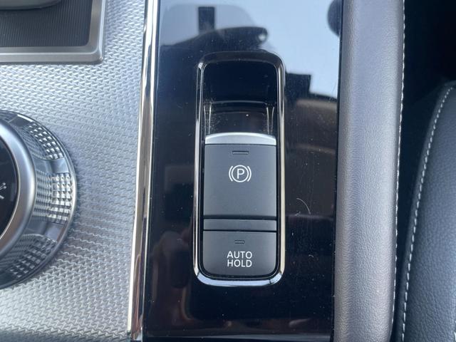 アウトランダーＰＨＥＶ Ｐ　１オーナー・ＢＯＳＥスピーカー・本革シート・純正ナビ・全周囲カメラ・ＥＴＣ２．０・３列シート・電動シート・電動リアゲート・ブラインドスポットモニター・障害物センサー・衝突軽減装置・レーンキープアシスト（29枚目）