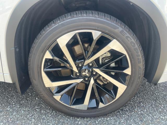 アウトランダーＰＨＥＶ Ｐ　１オーナー・ＢＯＳＥスピーカー・本革シート・純正ナビ・全周囲カメラ・ＥＴＣ２．０・３列シート・電動シート・電動リアゲート・ブラインドスポットモニター・障害物センサー・衝突軽減装置・レーンキープアシスト（47枚目）