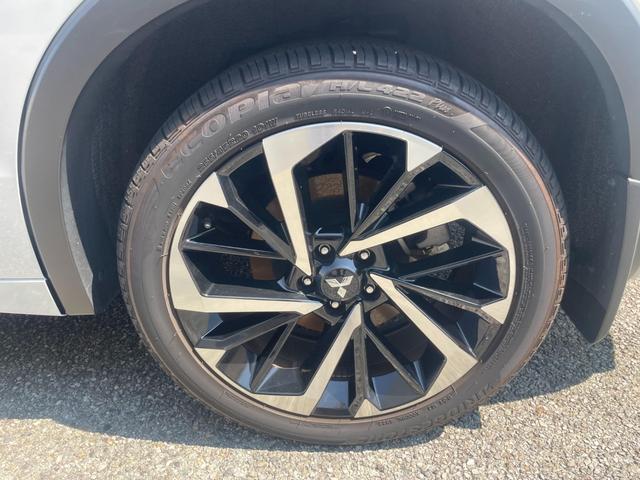 アウトランダーＰＨＥＶ Ｐ　１オーナー・ＢＯＳＥスピーカー・本革シート・純正ナビ・全周囲カメラ・ＥＴＣ２．０・３列シート・電動シート・電動リアゲート・ブラインドスポットモニター・障害物センサー・衝突軽減装置・レーンキープアシスト（50枚目）