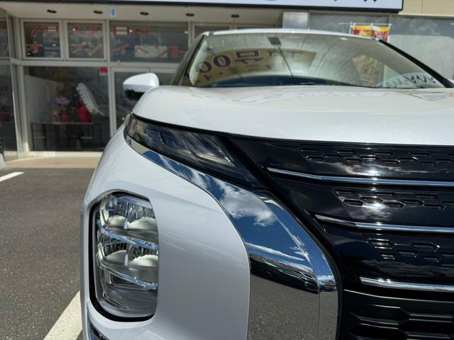 アウトランダーＰＨＥＶ Ｐ　１オーナー・ＢＯＳＥスピーカー・本革シート・純正ナビ・全周囲カメラ・ＥＴＣ２．０・３列シート・電動シート・電動リアゲート・ブラインドスポットモニター・障害物センサー・衝突軽減装置・レーンキープアシスト（56枚目）