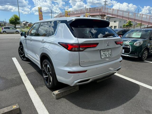 アウトランダーＰＨＥＶ Ｐ　１オーナー・ＢＯＳＥスピーカー・本革シート・純正ナビ・全周囲カメラ・ＥＴＣ２．０・３列シート・電動シート・電動リアゲート・ブラインドスポットモニター・障害物センサー・衝突軽減装置・レーンキープアシスト（58枚目）