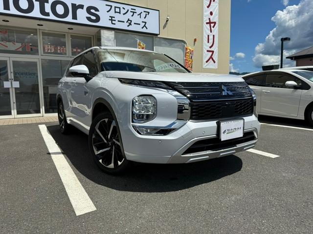 アウトランダーＰＨＥＶ Ｐ　１オーナー・ＢＯＳＥスピーカー・本革シート・純正ナビ・全周囲カメラ・ＥＴＣ２．０・３列シート・電動シート・電動リアゲート・ブラインドスポットモニター・障害物センサー・衝突軽減装置・レーンキープアシスト（59枚目）